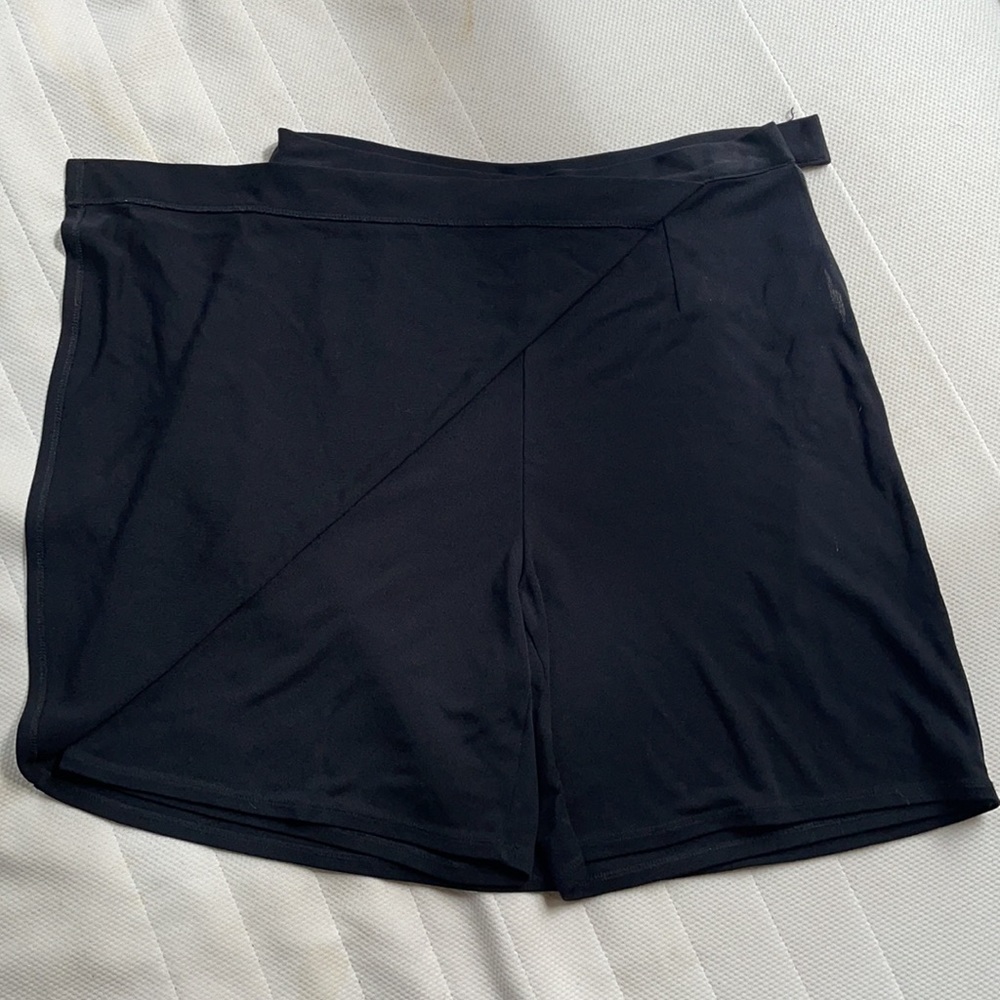 🖤 Skirt / Skort !! - Picture 2 of 3